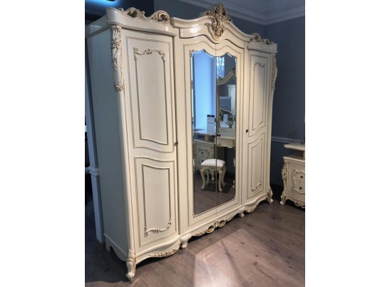 Шкаф 4-створчатый Джоконда (корень дуба)