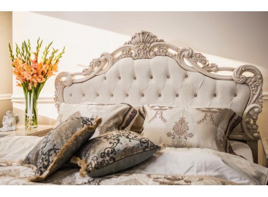Кровать двуспальная с мягким изголовьем Патрисия крем глянец Кровать двуспальная с мягким изголовьем Патрисия крем глянец