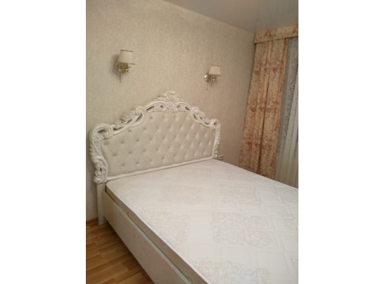 Кровать двуспальная с мягким изголовьем Патрисия крем глянец Кровать двуспальная с мягким изголовьем Патрисия крем глянец