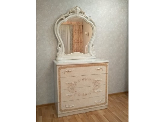 Зеркало Патрисия крем глянец