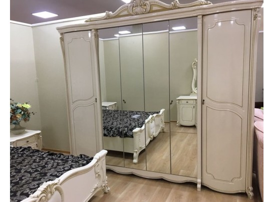 Спальный гарнитур Лорена