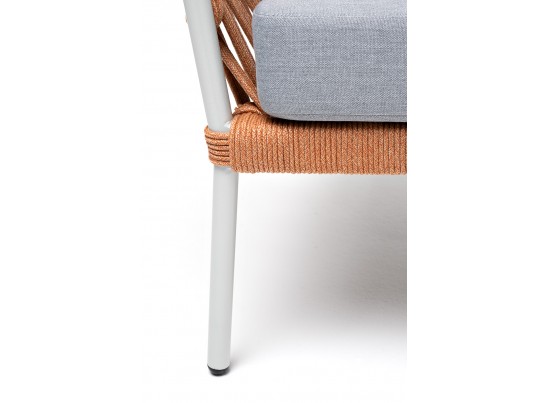 "Диего" диван 2-местный плетеный из роупа, каркас алюминий светло-серый (RAL7035) муар, роуп оранжевый меланж круглый, ткань светло-серая в Набережных Челнах "Диего" диван 2-местный плетеный из роупа, каркас алюминий светло-серый (RAL7035) муар, роуп оранжевый меланж круглый, ткань светло-серая в Набережных Челнах