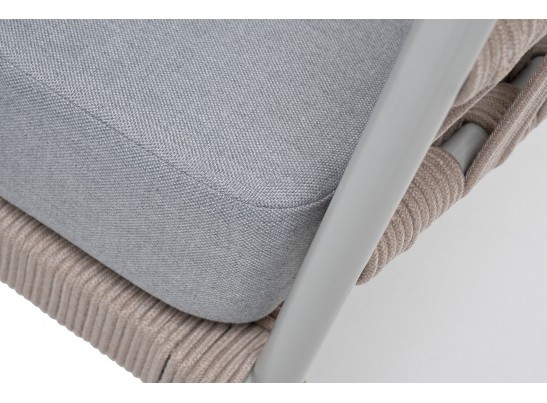 "Диего" кресло плетеное из роупа, каркас алюминий светло-серый (RAL7035) муар, роуп бежевый круглый, ткань светло-серая в Набережных Челнах