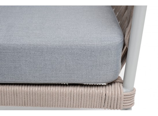 "Диего" кресло плетеное из роупа, каркас алюминий светло-серый (RAL7035) муар, роуп бежевый круглый, ткань светло-серая в Набережных Челнах