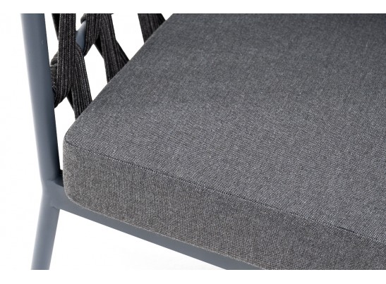 "Диего" кресло плетеное из роупа, каркас алюминий темно-серый (RAL7024) муар, роуп темно-серый круглый, ткань темно-серая 027 в Набережных Челнах