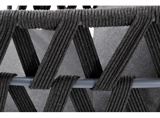 "Диего" кресло плетеное из роупа, каркас алюминий темно-серый (RAL7024) муар, роуп темно-серый круглый, ткань темно-серая 027 в Набережных Челнах