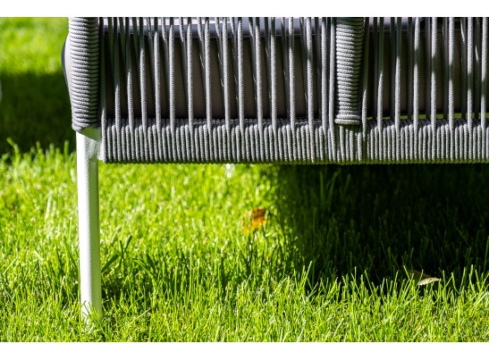 "Канны" диван 2-местный плетеный из роупа, каркас алюминий белый муар, роуп светло-серый круглый, ткань серая 017 в Набережных Челнах