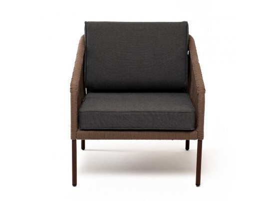 "Канны" кресло плетеное из роупа, каркас алюминий коричневый (RAL8016) муар, роуп коричневый круглый, ткань темно-серая 027 в Набережных Челнах