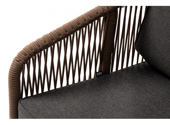 "Канны" кресло плетеное из роупа, каркас алюминий коричневый (RAL8016) муар, роуп коричневый круглый, ткань темно-серая 027 в Набережных Челнах