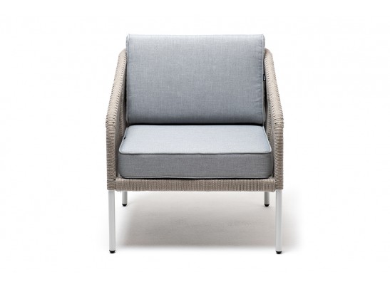 "Канны" кресло плетеное из роупа, каркас алюминий светло-серый (RAL7035) муар, роуп серый меланж круглый, ткань светло-серая в Набережных Челнах