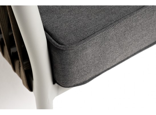 "Касабланка" диван 3-местный плетеный из роупа, каркас алюминий светло-серый (RAL7035) муар, роуп серо-коричневый 23мм, ткань серая 017 в Набережных Челнах