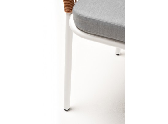 "Лион" стул плетеный из роупа, каркас из стали светло-серый (RAL7035) муар, роуп оранжевый меланж круглый, ткань светло-серая в Набережных Челнах