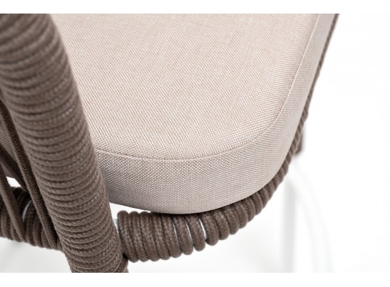 "Марсель" стул барный плетеный из роупа, каркас из стали белый муар, роуп коричневый круглый, ткань бежевая 052 в Набережных Челнах