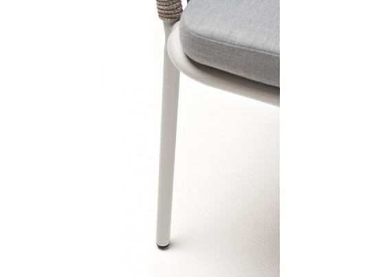 "Марсель" стул плетеный из роупа, каркас алюминий светло-серый (RAL7035) муар, роуп серый меланж круглый, ткань светло-серая в Набережных Челнах