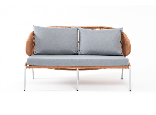 "Милан" диван 2-местный плетеный из роупа, каркас алюминий светло-серый (RAL7035) муар, роуп оранжевый меланж круглый, ткань светло-серая в Набережных Челнах