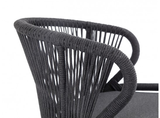 "Милан" стул плетеный из роупа, каркас алюминий темно-серый (RAL7024) муар, роуп темно-серый круглый, ткань темно-серая 027 в Набережных Челнах