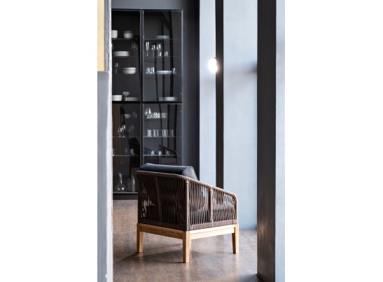 "Канны" кресло плетеное из роупа, основание дуб, роуп коричневый круглый, ткань темно-серая 027 в Набережных Челнах