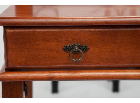 Столик туалетный AT-992 (DT-5) с мягким пуфом