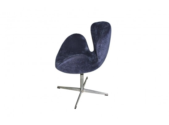 Кресло SWAN CHAIR с переобивкой в Набережных Челнах Кресло SWAN CHAIR с переобивкой в Набережных Челнах