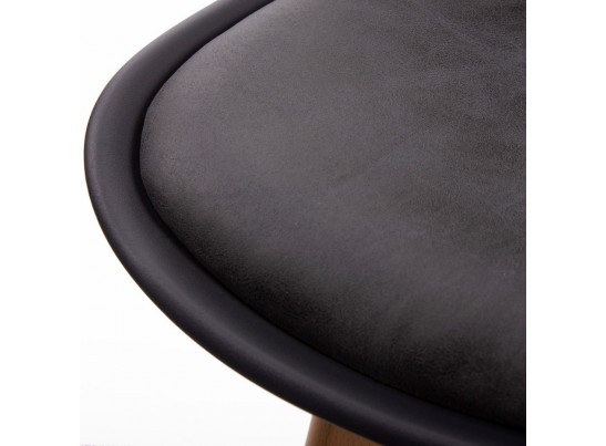 Комплект из 4-х стульев Eames Bon чёрный в Набережных Челнах