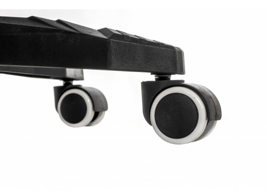 Компьютерное кресло Bens серое / черное / белое в Набережных Челнах