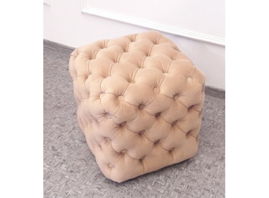 Пуф Лео в каретной стяжке
