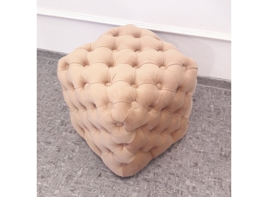 Пуф Лео в каретной стяжке