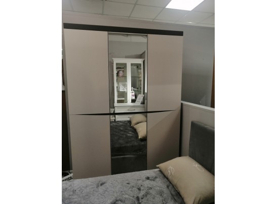 Шкаф №3 с зеркалом Тиана Дуб Бонифаций/Вольфрам Шкаф №3 с зеркалом Тиана Дуб Бонифаций/Вольфрам