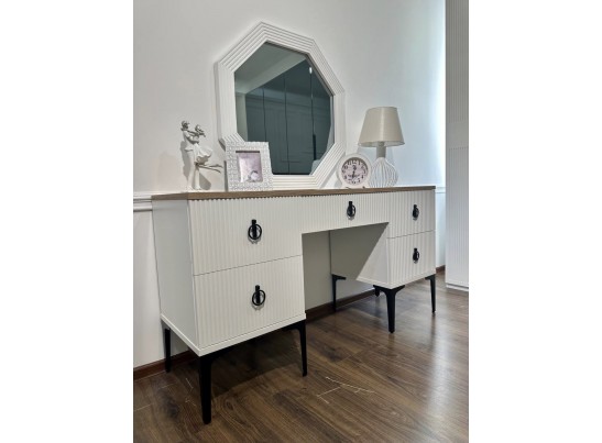 Туалетный столик Стелла белый