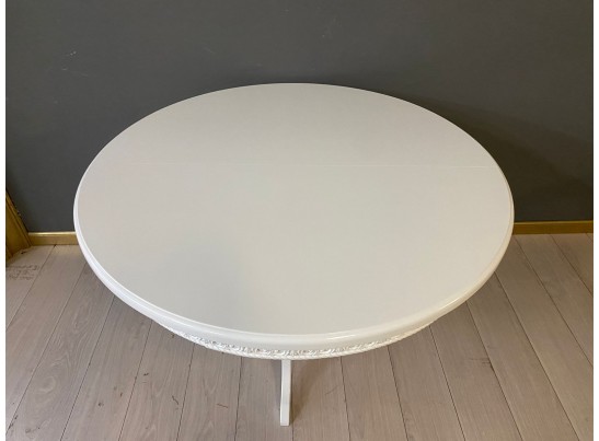 Стол круглый раскладной Верона с молдингом (белый)