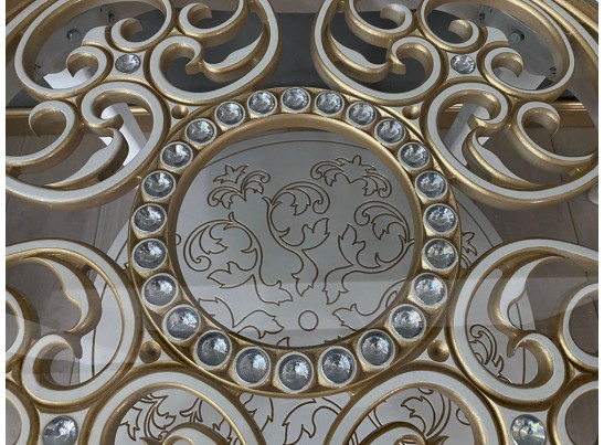 Стол журнальный круглый Жасмин (белый, патина золото)