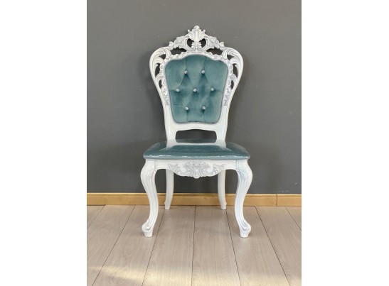 Стул Роза с каретной стяжкой (белый, патина серебро)