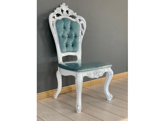 Стул Роза с каретной стяжкой (белый, патина серебро)