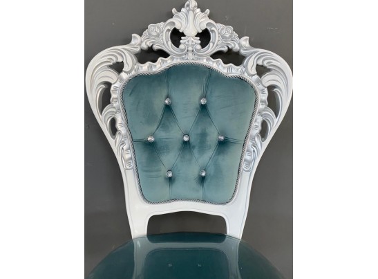 Стул Роза с каретной стяжкой (белый, патина серебро)