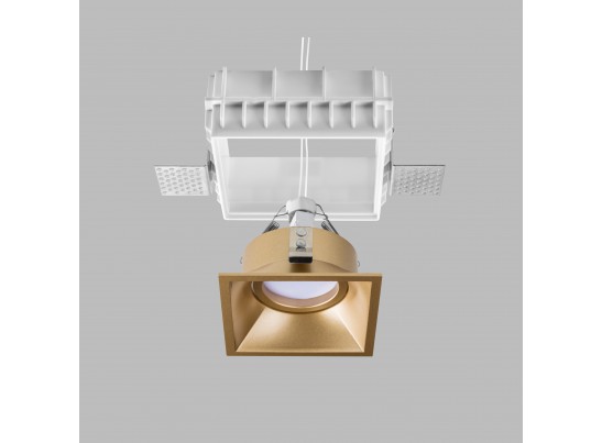 Комплект из светильника и рамки DOMINO QUAD MR16 ЗОЛОТО в Набережных Челнах