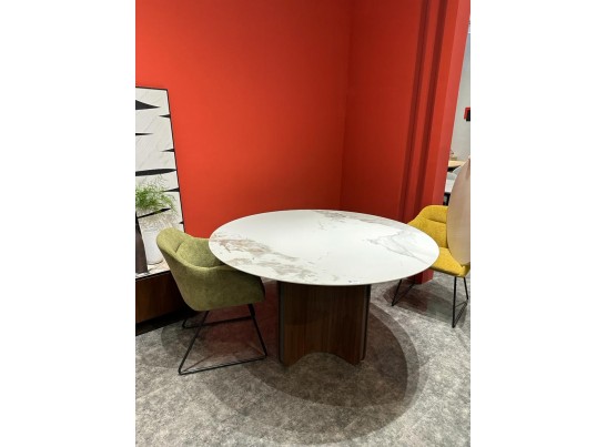 Стол CASTELA 135 Белый мрамор CA071, керамика / Орех, ®DISAUR в Набережных Челнах