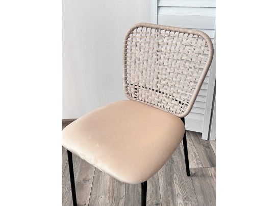 Стул JUNO G062-03 светлый беж, велюр / черный каркас в Набережных Челнах