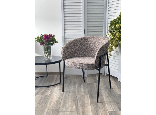 Стул GUST цвет бежевый TOPIC 410 / черный каркас / Товарный знак DISAUR в Набережных Челнах