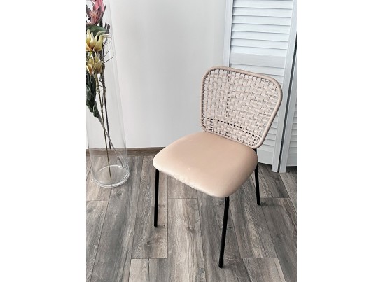 Стул JUNO G062-03 светлый беж, велюр / черный каркас в Набережных Челнах