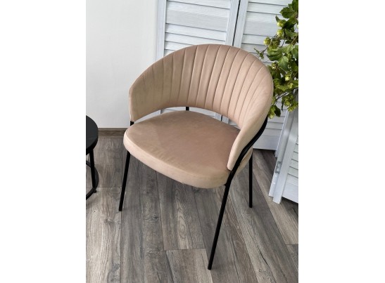 Стул JUST, цвет Velutto 05 Бежевый, велюр / черный каркас в Набережных Челнах