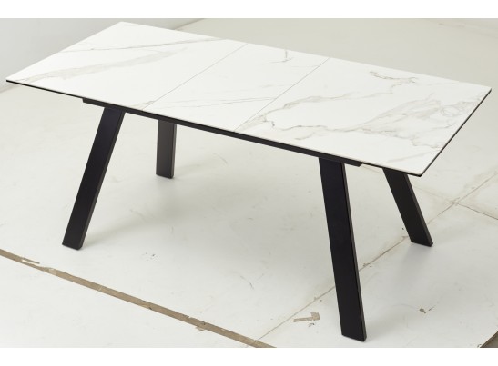 Стол Морис 140 Белый мрамор новый, керамика / черный в Набережных Челнах