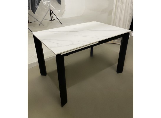 Стол CORNER 120 MATT WHITE MARBLE SOLID CERAMIC / BLACK, ®DISAUR в Набережных Челнах