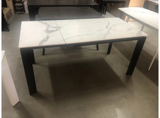 Стол CORNER 120 GLOSS STATUARIO WHITE SOLID CERAMIC / BLACK, ®DISAUR в Набережных Челнах