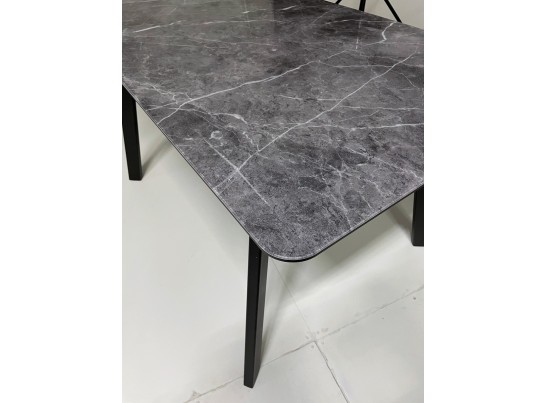 Стол АРУБА 140 Серый мрамор СКОРПИО , стекло / черный каркас в Набережных Челнах