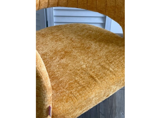 Стул SNUG 3018-08 горчичный, шенилл / черный каркас, ®DISAUR в Набережных Челнах